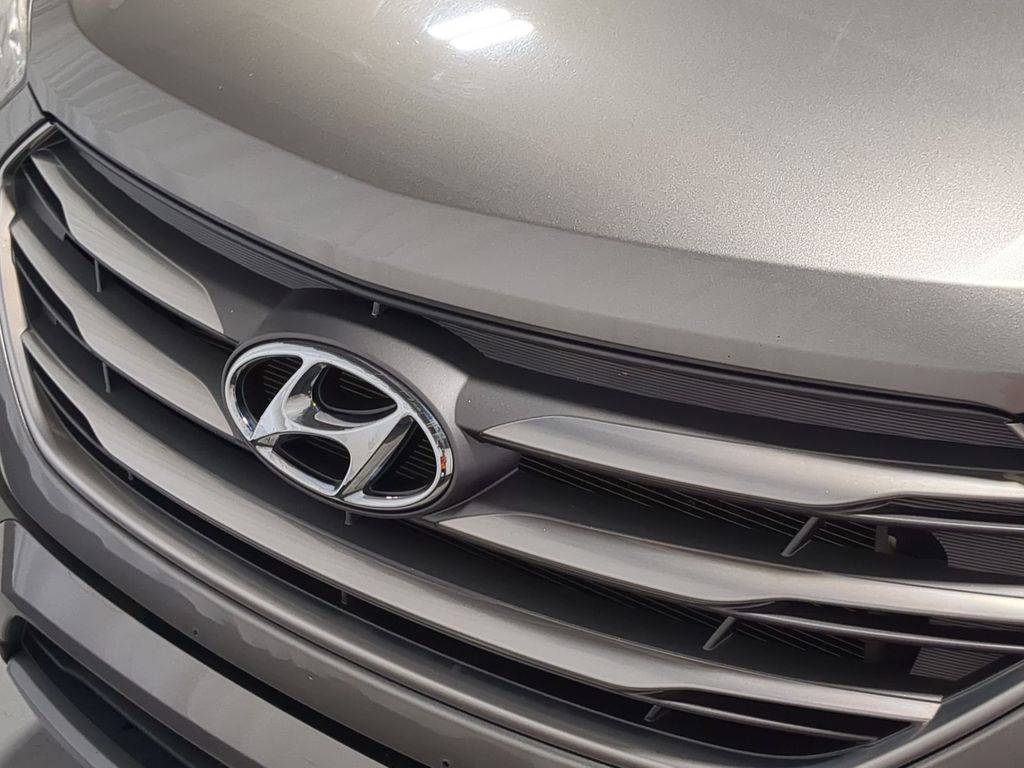 Thumbnail: 2017 Hyundai Santa Fe - 7