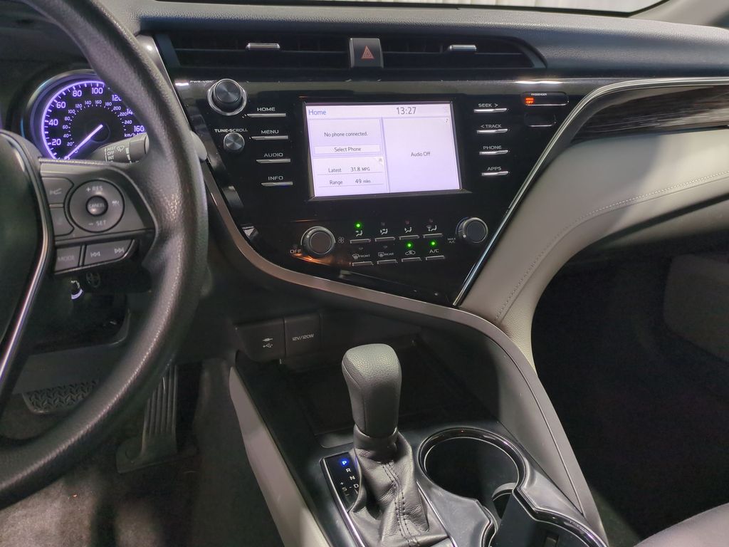 Thumbnail: 2018 Toyota Camry - 14