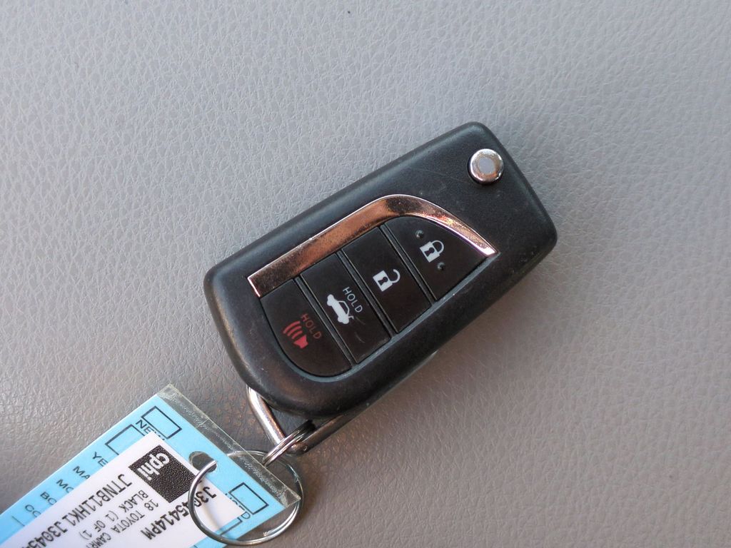 Thumbnail: 2018 Toyota Camry - 18