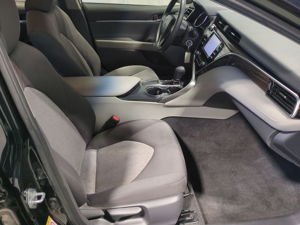 Thumbnail: 2018 Toyota Camry - 11