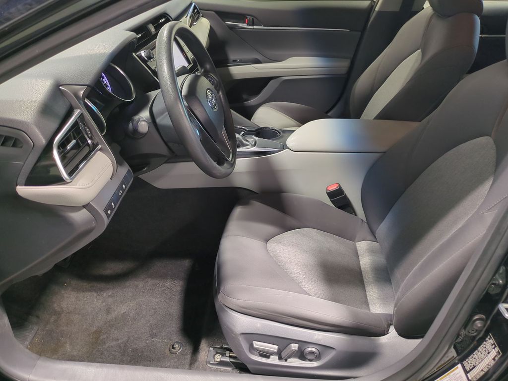 Thumbnail: 2018 Toyota Camry - 10