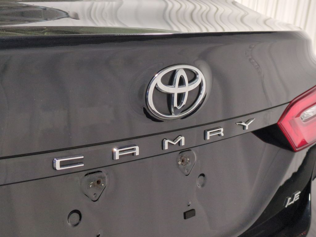 Thumbnail: 2018 Toyota Camry - 7