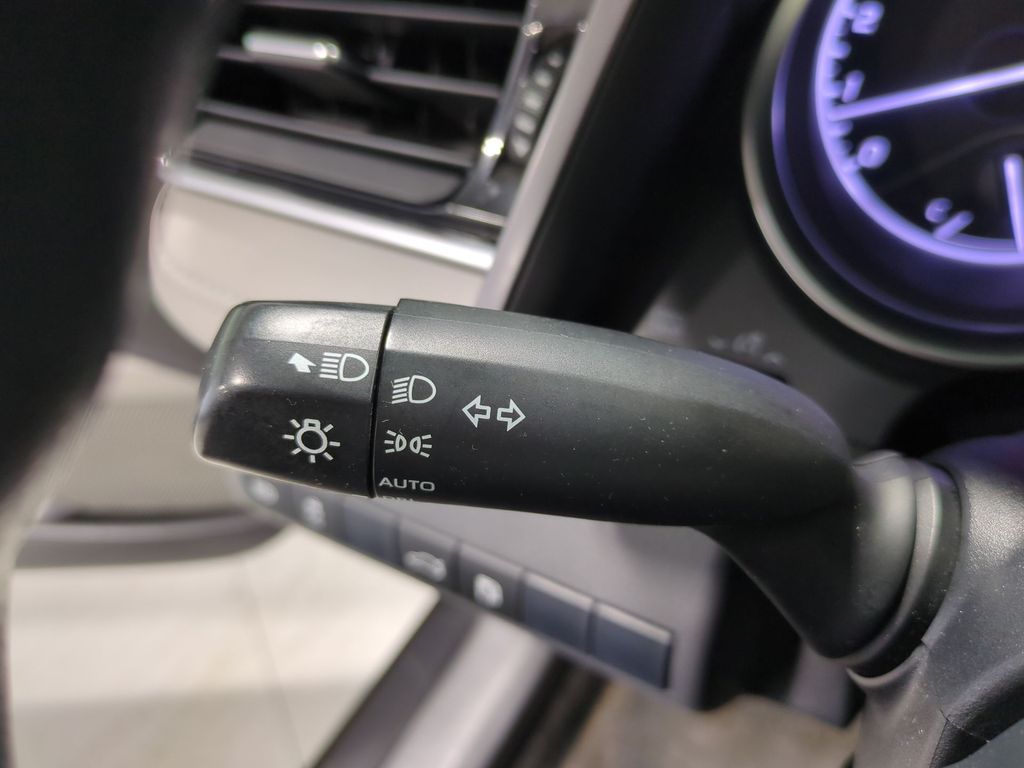 Thumbnail: 2018 Toyota Camry - 30