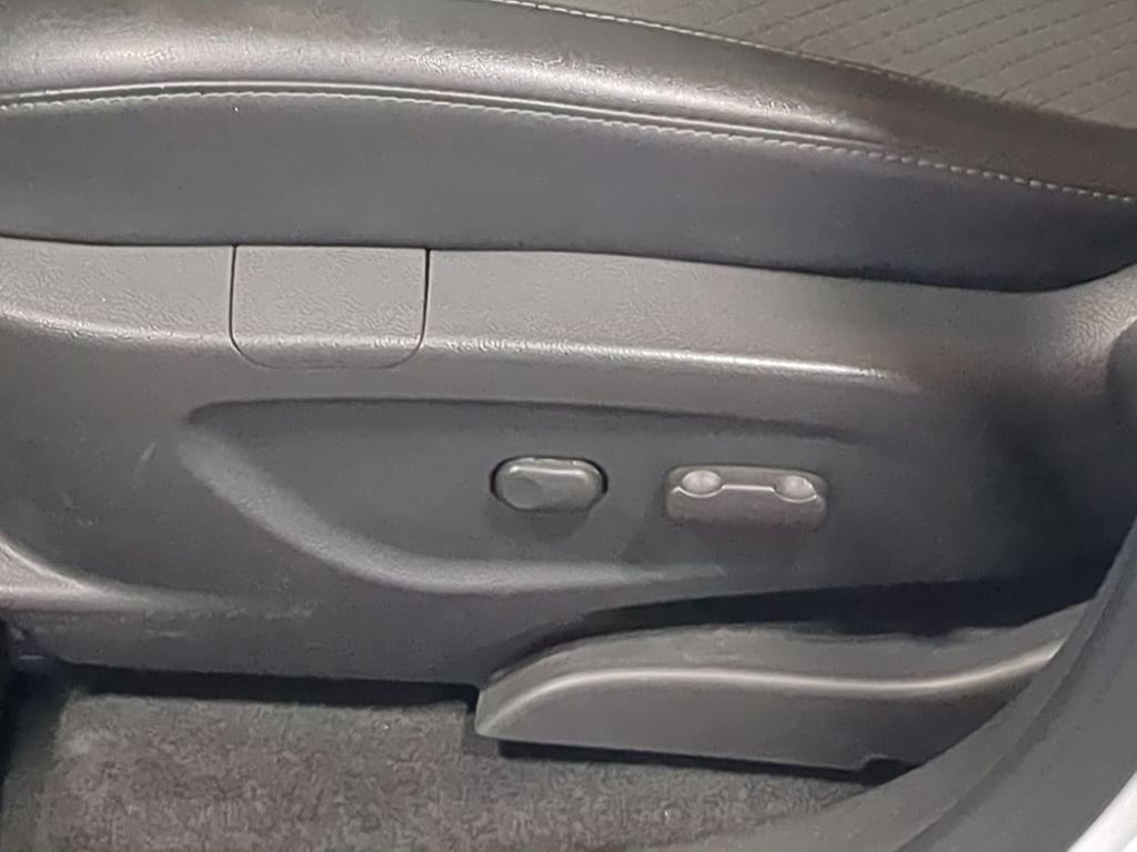 Thumbnail: 2019 Buick Encore - 25