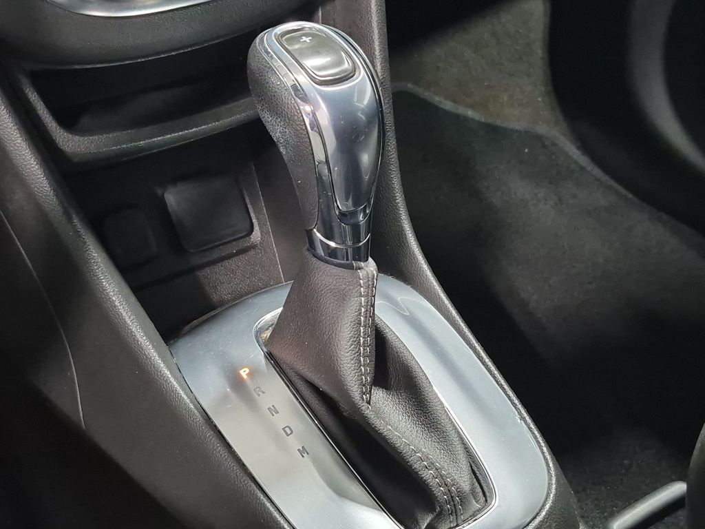 Thumbnail: 2015 Buick Encore - 34