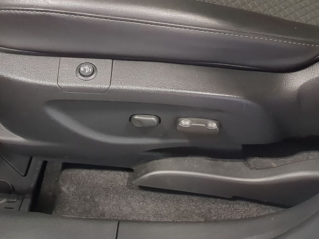 Thumbnail: 2022 Buick Encore - 26