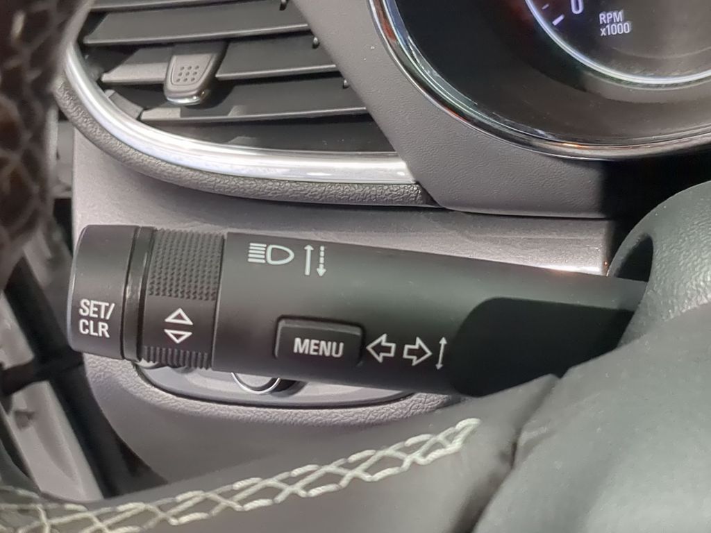 Thumbnail: 2022 Buick Encore - 32