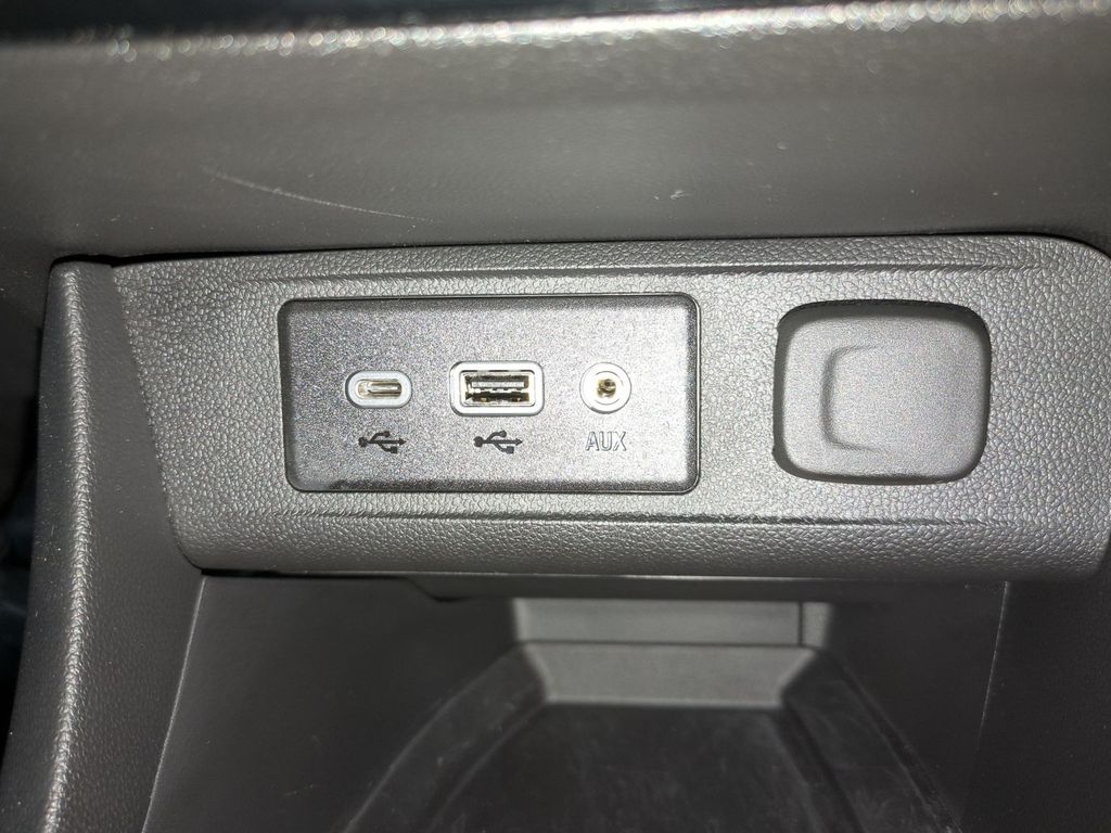 Thumbnail: 2023 Buick Encore GX - 34