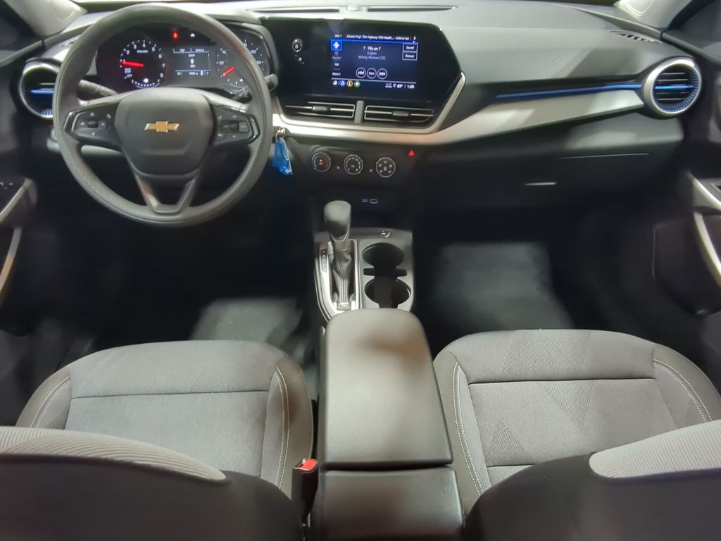 Thumbnail: 2024 Chevrolet Trax - 9