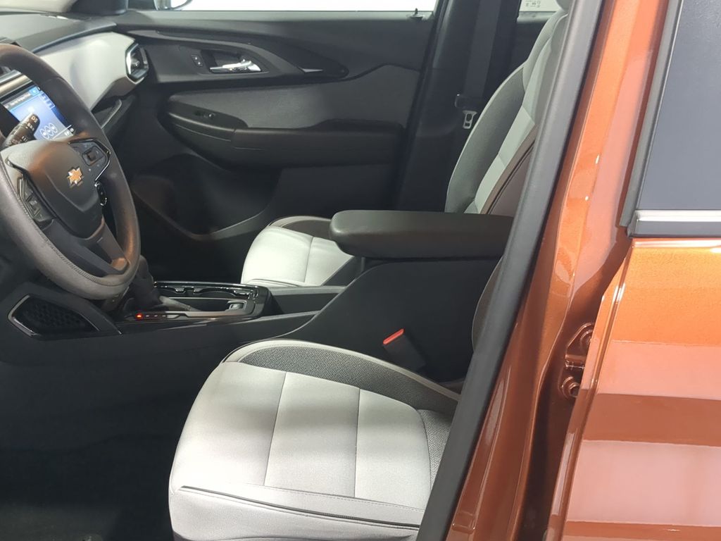 Thumbnail: 2021 Chevrolet TrailBlazer - 10