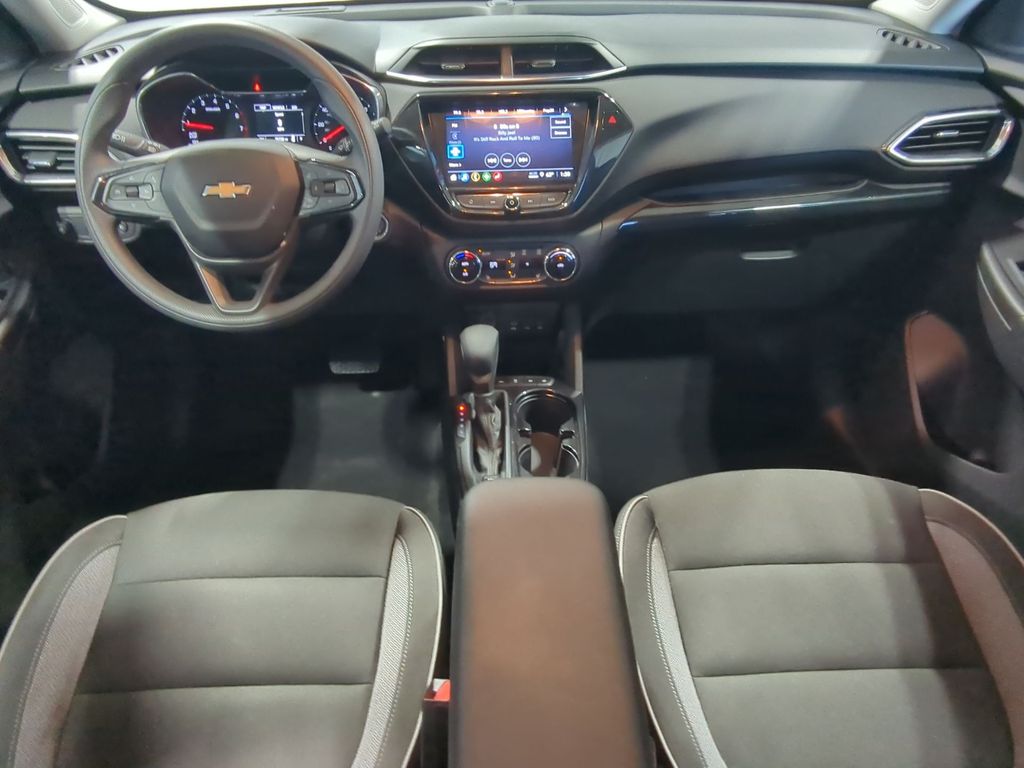 Thumbnail: 2023 Chevrolet TrailBlazer - 9