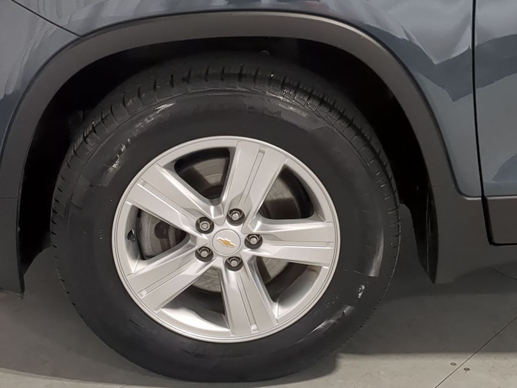 Thumbnail: 2021 Chevrolet Trax - 8