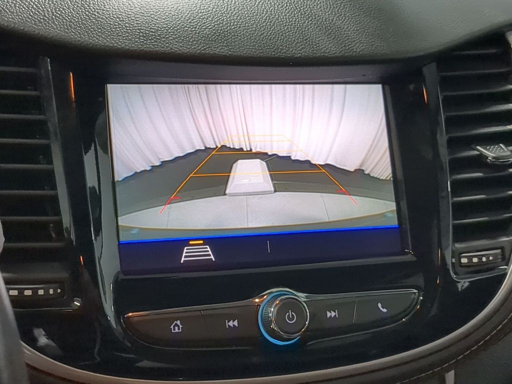 Thumbnail: 2021 Chevrolet Trax - 32