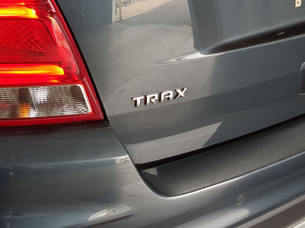Thumbnail: 2021 Chevrolet Trax - 25