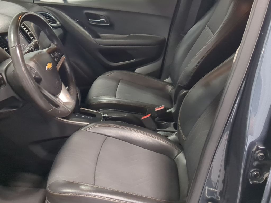 Thumbnail: 2021 Chevrolet Trax - 10