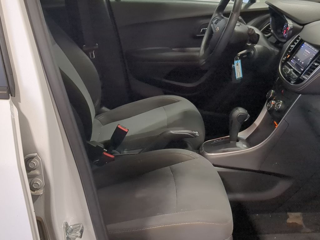 Thumbnail: 2021 Chevrolet Trax - 28
