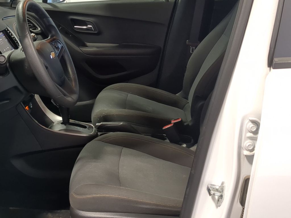 Thumbnail: 2021 Chevrolet Trax - 10