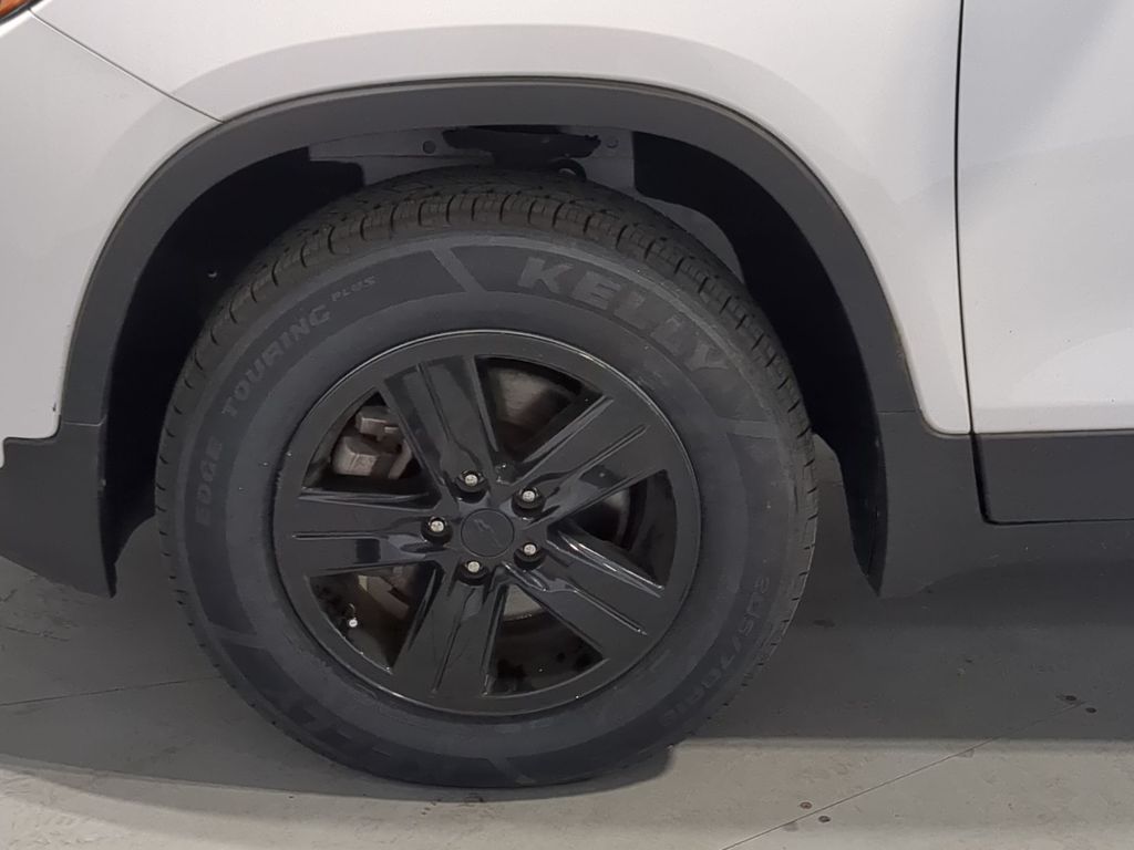 Thumbnail: 2021 Chevrolet Trax - 8