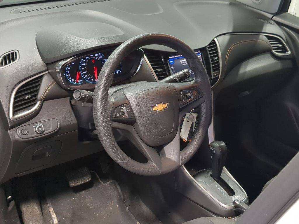 Thumbnail: 2021 Chevrolet Trax - 2