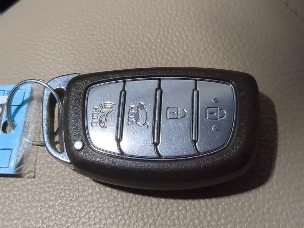 Thumbnail: 2017 Hyundai Tucson - 18