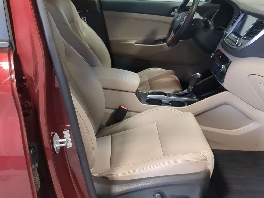 Thumbnail: 2017 Hyundai Tucson - 11