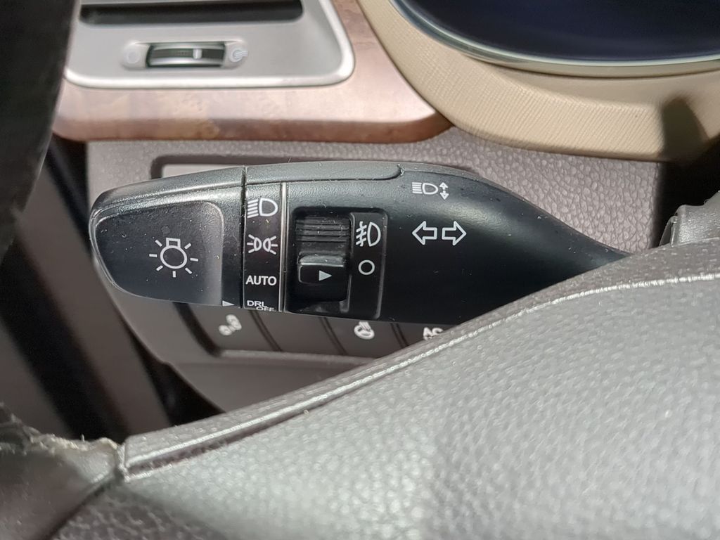 Thumbnail: 2017 Hyundai Santa Fe - 32