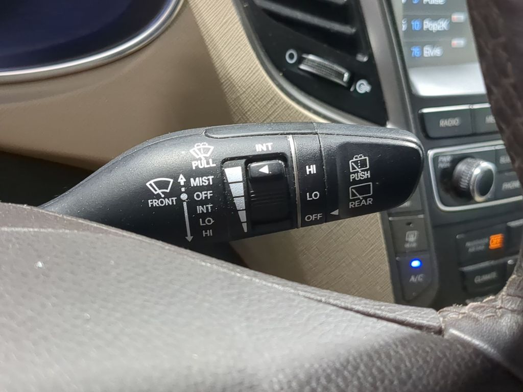 Thumbnail: 2017 Hyundai Santa Fe - 31