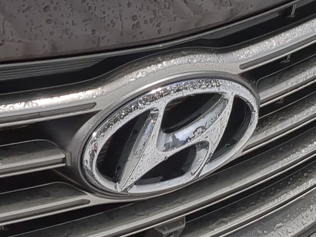 Thumbnail: 2017 Hyundai Santa Fe - 7