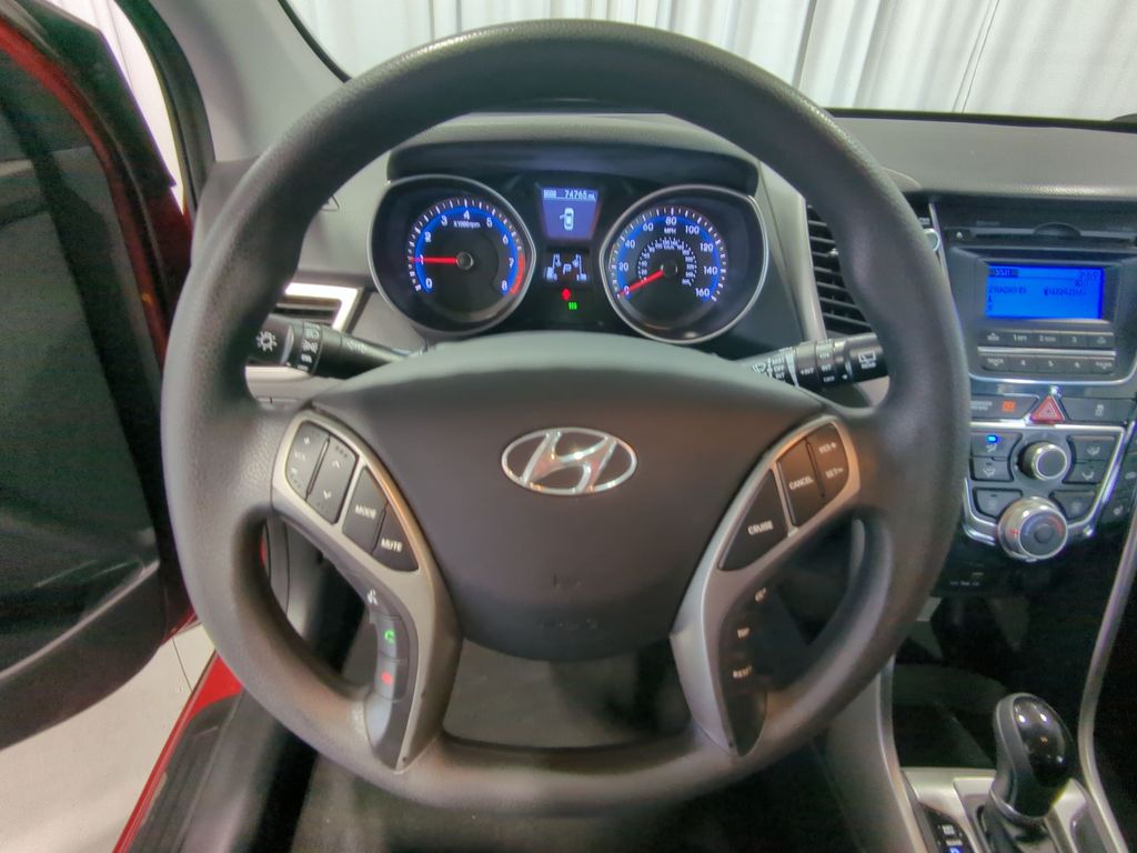 Thumbnail: 2016 Hyundai Elantra - 13