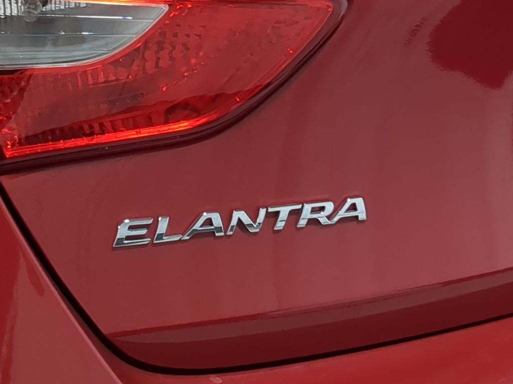 Thumbnail: 2016 Hyundai Elantra - 24