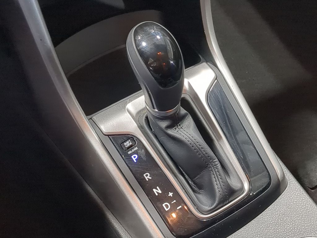 Thumbnail: 2016 Hyundai Elantra - 31