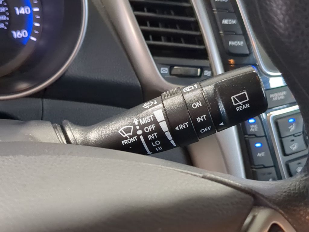Thumbnail: 2016 Hyundai Elantra - 30