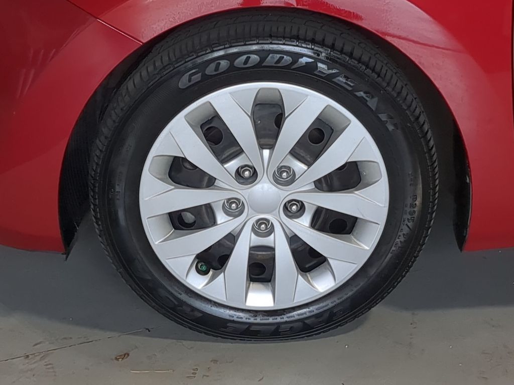 Thumbnail: 2016 Hyundai Elantra - 8