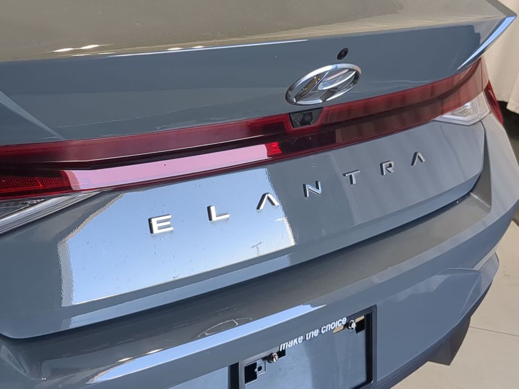 Thumbnail: 2021 Hyundai Elantra - 24