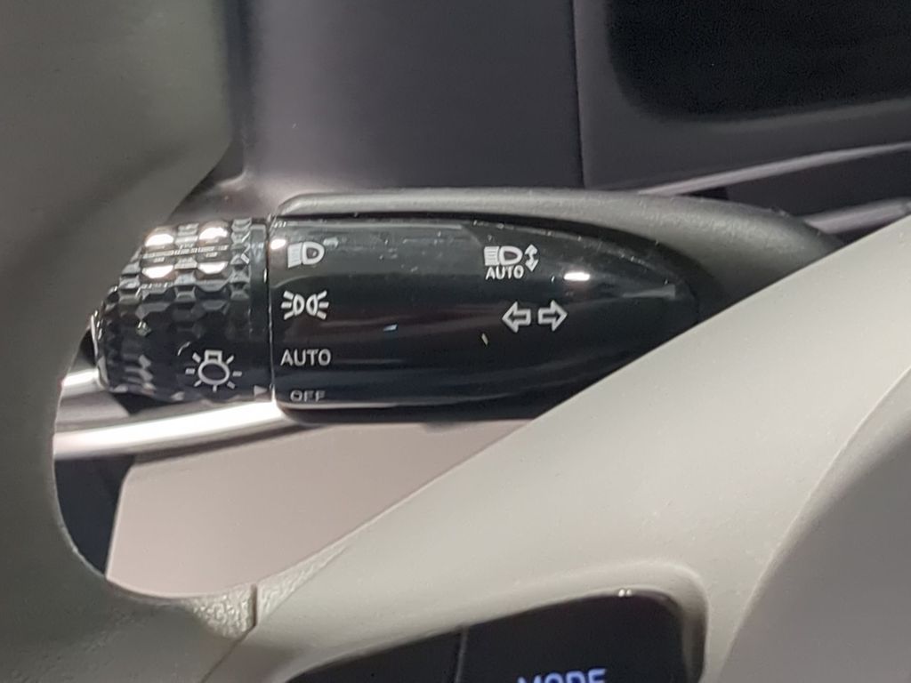 Thumbnail: 2021 Hyundai Elantra - 31