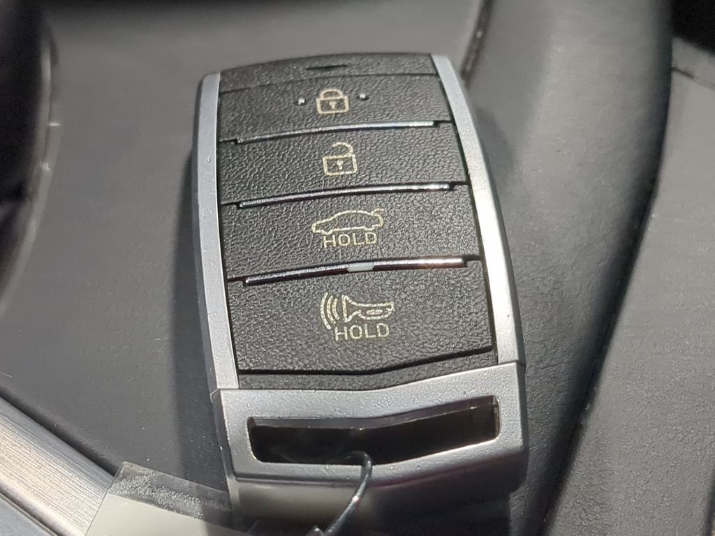 Thumbnail: 2019 Genesis G70 - 36