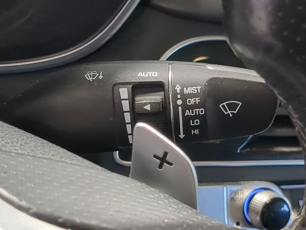 Thumbnail: 2019 Genesis G70 - 30