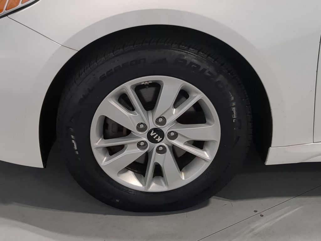 Thumbnail: 2016 Kia Optima - 8