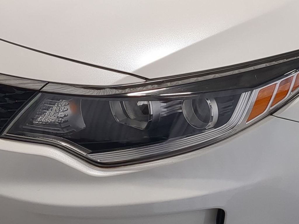 Thumbnail: 2016 Kia Optima - 23