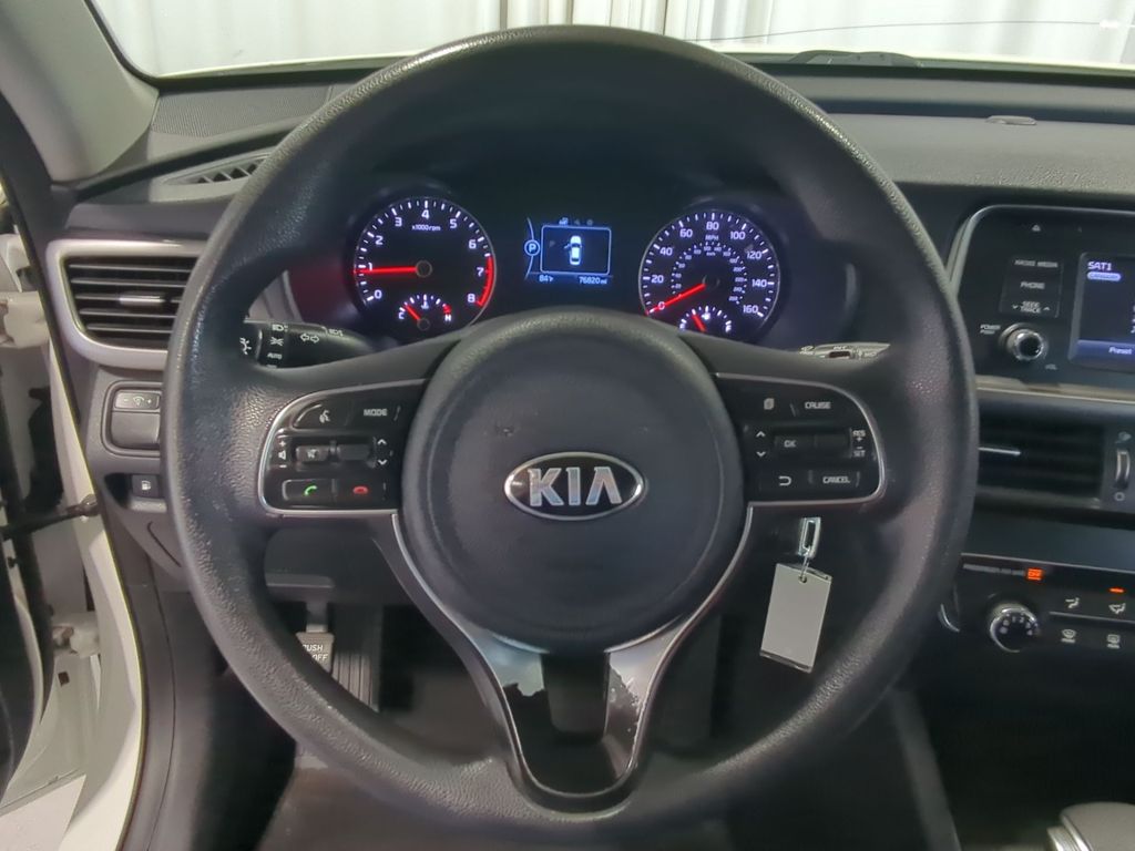 Thumbnail: 2016 Kia Optima - 12