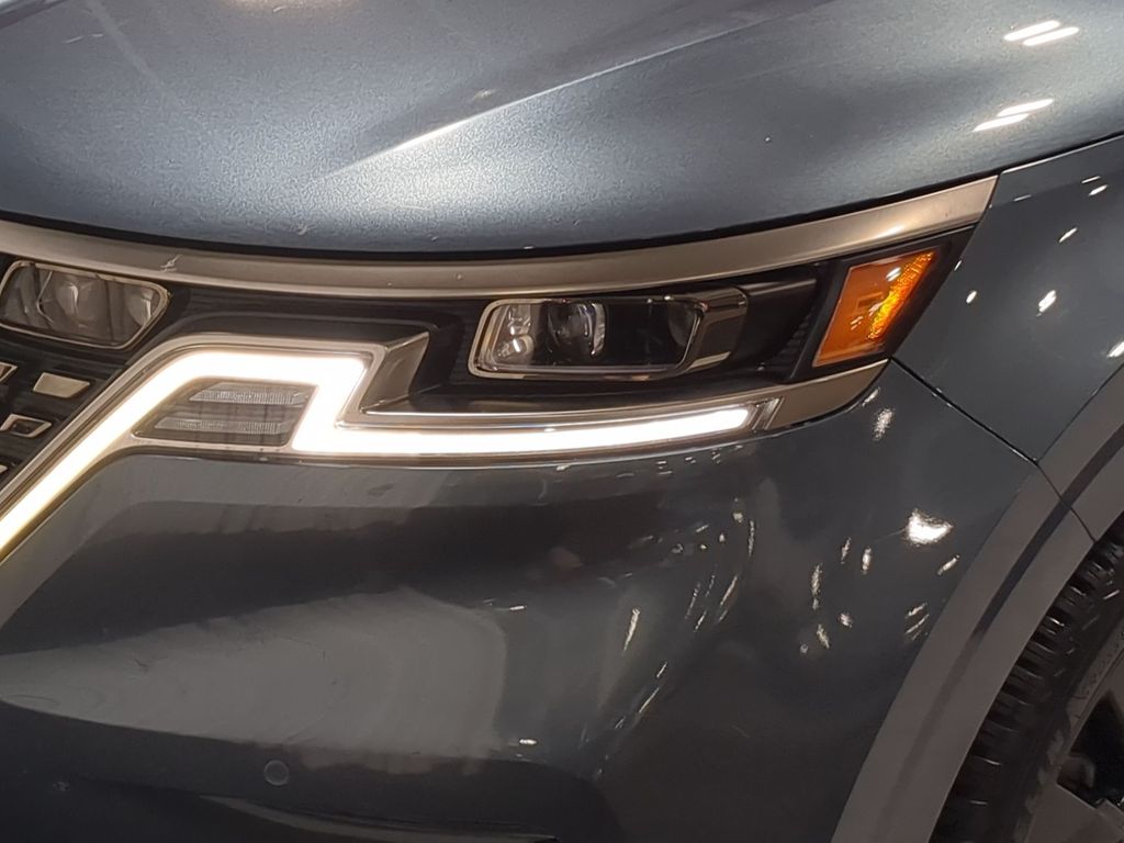 Thumbnail: 2024 Kia Carnival - 23