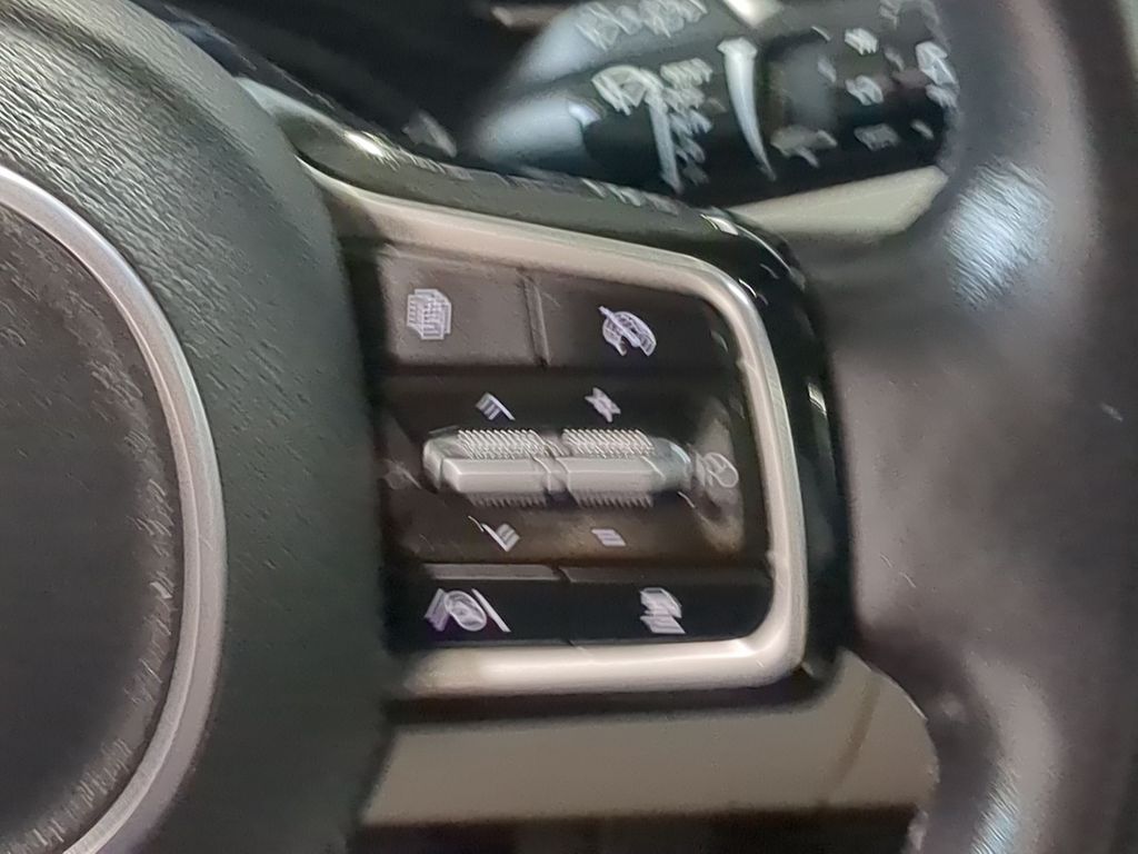 Thumbnail: 2024 Kia Carnival - 29