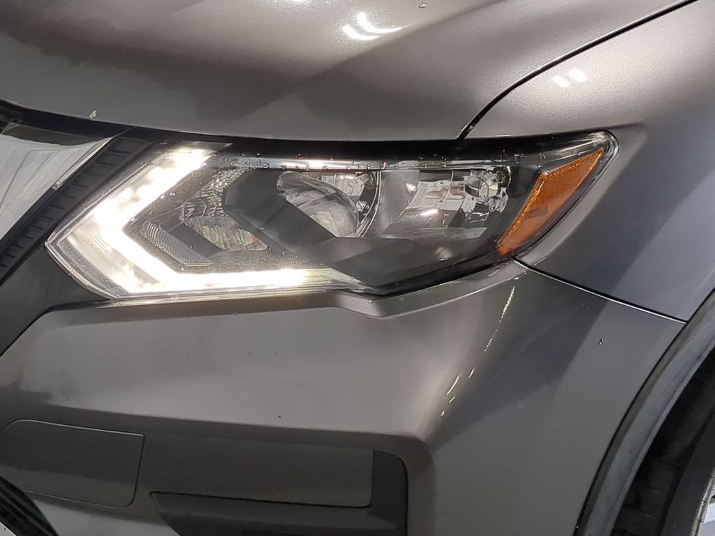 Thumbnail: 2017 Nissan Rogue - 24