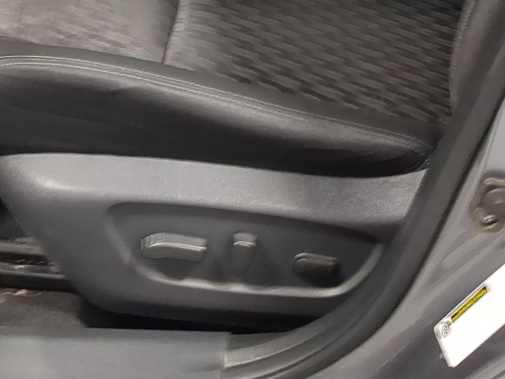 Thumbnail: 2017 Nissan Rogue - 26