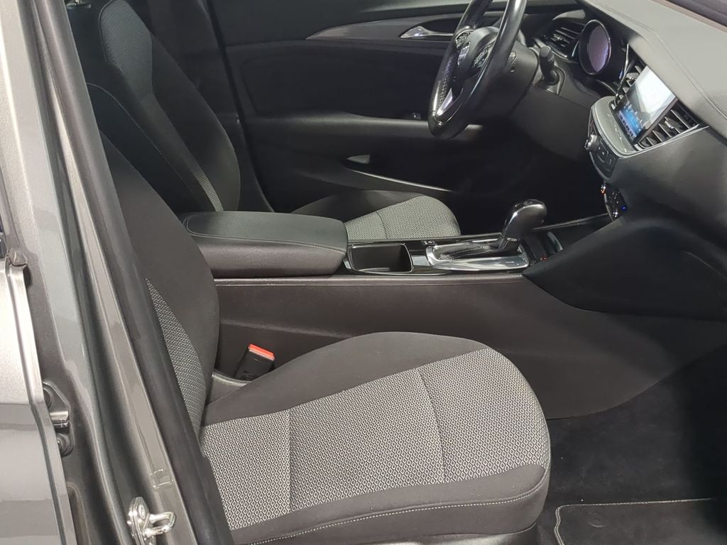 Thumbnail: 2018 Buick Regal - 11