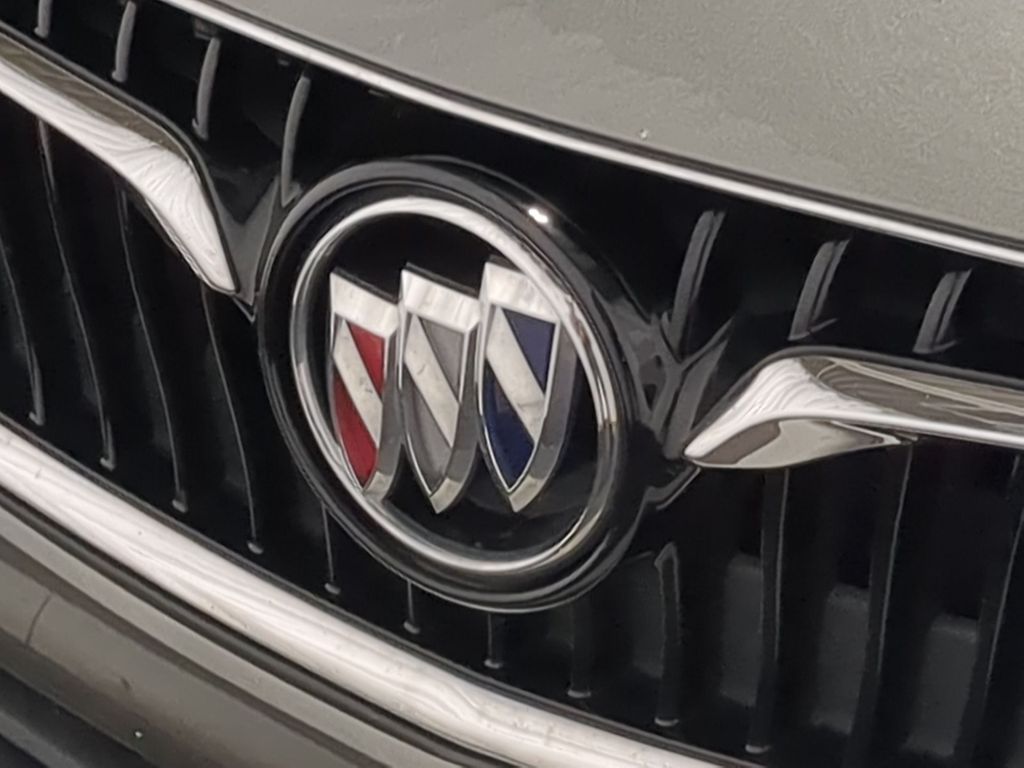 Thumbnail: 2018 Buick Regal - 7
