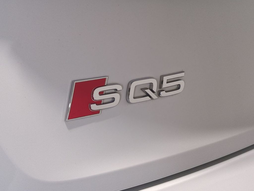 Thumbnail: 2023 Audi SQ5 - 23