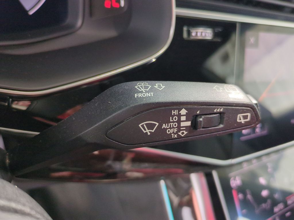 Thumbnail: 2019 Audi Q8 - 15