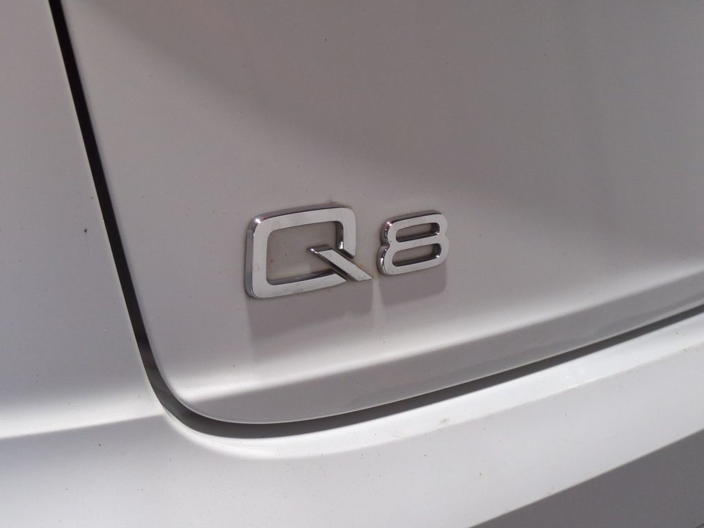 Thumbnail: 2019 Audi Q8 - 25