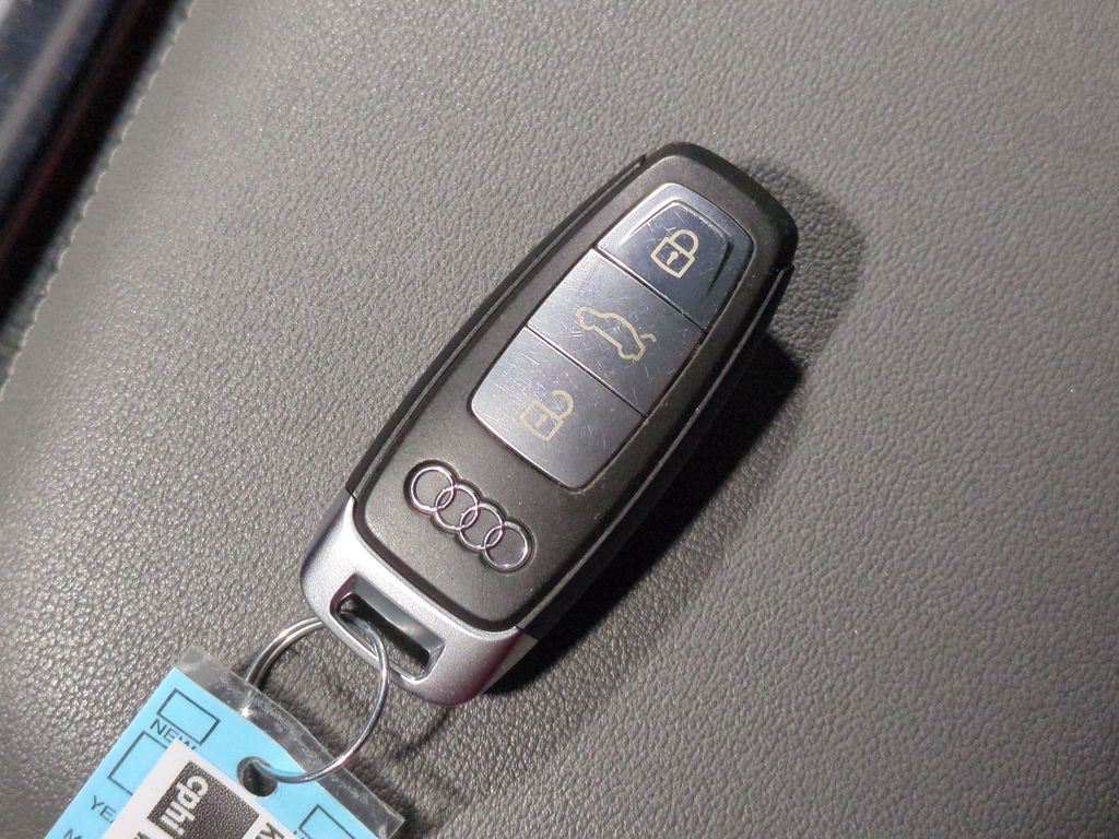 Thumbnail: 2019 Audi Q8 - 18